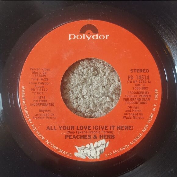 Peaches & Herb - SHAKE YOUR GROOVE THING/All YOUR LOVE (GIVE IT HERE) 45' Vinyl - Picture 3 of 3